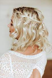 This amazing wedding style for short hair will win your heart if you are a creative type. 33 Stylish Wedding Hairstyles With Hair Down Short Wedding Hair Bride Hairstyles Bridal Hair Inspiration