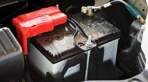 كيف يمكن إصلاح تسريب بطارية السيارة؟