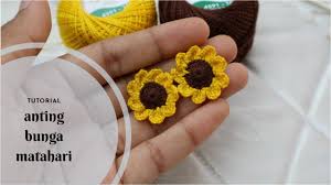 Sketsa bunga matahari tersebut terlihat sangat detail dan nyata menyerupai bentuk aslinya. Tutorial Membuat Anting Rajut Bunga Matahari Crochet Sunflower Earrings