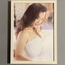 Yahoo!オークション - 中山美穂 「セクシーグラビア」A4額装品撮影)...