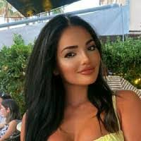 Katherine Carmichael's Instagram, Twitter & Facebook