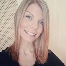 Ashley Lind's Instagram, Twitter & Facebook