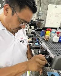 Conoces a nuestro CEO? eL Barista y tostador Ivan Arce. 😄 Quien en meses  pasados, estuvo en la ciudad de Coatepec, Veracruz. Como parte de sus  actividades de Certificación a través de