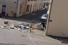 Eurosport est votre destination pour l'actualité cyclisme. Un Forcene Menace De Se Suicider Un Village Boucle En Sarthe L Echo Sarthois