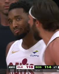 Jaylen Mitchell Basketball