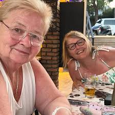 LEON'S SUN VILLAGE APARTMENTS