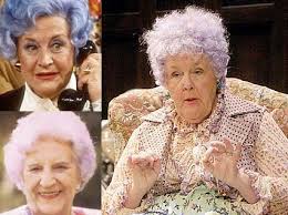 As you shift to having gray hair, you may wonder which clothing colors are the best to wear.the colors you wear next to and on your face are the most important, as they enhance or detract from your skin's undertones, making you look your best.fortunately, color theory for clothing holds with gray hair, as well, so many colors you wore before your hair turned gray will still look good on you. Dangers Of Online Dating Alaleeza