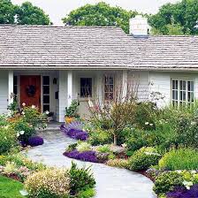 The vase itself is already large and makes a statement, so you can choose just a few types of flowers. Arrange Flowers For The Garden Design Ideas And Tips Interior Design Ideas Ofdesign