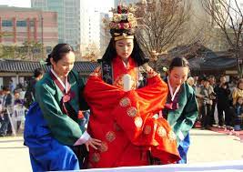 Shopping in busan best museums amazing temples to see food to try best restaurants nightlife gu. The Importance Of Family In Korean Culture Optilingo