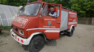 Galambos lajos, művésznevén lagzi lajcsi. Gondolta Tuzoltoautoja Es Uthengere Is Van Lagzi Lajcsinak Borsonline