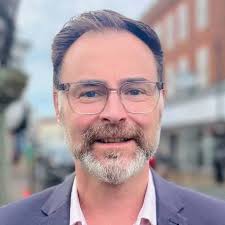 Who backed which candidate in Isle of Wight General Election?