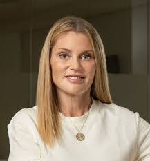 Liz Bonner's Instagram, Twitter & Facebook