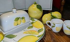 Sur La Table Fresh Squeezed Lemon Handpainted In Italy Earthenware Farmhouse Surlatable Italianfarmhouse Lemon Set How To Squeeze Lemons Soup Mugs