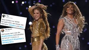 Born 2 february 1977) is a colombian singer and songwriter. Superbowl Mit Shakira Und Jennifer Lopez Viel Popo Wenig Innovation Stern De