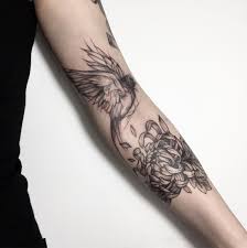 Bird And Flower Tattoo By Lesyale Tattoo Flowers Bird Body Art Tattoos Bird Hand Tattoo Tattoos