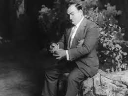 And so, with his back turned to the audience, caruso sang the aria for segurola. Enrico Caruso Santa Lucia Youtube