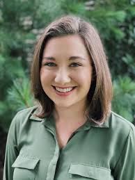 Kelly Moeller's Instagram, Twitter & Facebook