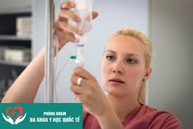 Có bầu truyền nước biển được không?