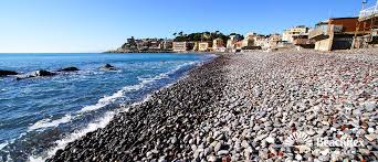 Am strand relaxen, wandern entlang der küste, durch altstädte bummeln bucht einen urlaub nach ligurien & entdeckt eine region voller schönheit. Strand Sturla Genova Liguria Italien Beachrex Com