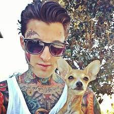 17 Tough Tattooed Guys With Adorable Dogs Que Guapo Hombres Tinta