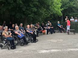 I nonni sono la testimonianza della nostra presenza nei più piccoli, rinnovano ruoli e figure di padri e madri, nel tempo. Y31mbagybkpdym
