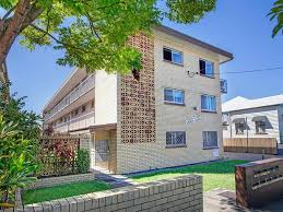 New estates will release quarter acre blocks reflecting the space that's abundant in the area. Best Suburbs In Brisbane Where To Live Invest Buy In 2021