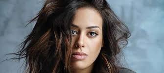 Quasiment un an après la sortie de son dernier album phoenix, soprano vient d'annoncer la sortie le 8 novembre de la réédition de son. Lacrim Soprano Et Alonzo Sur Le Nouvel Album D Amel Bent Mce Tv