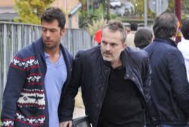 Este miércoles por la mañana, hora de méxico, el cantante miguel bosé abandonaba su apartamento en la exclusiva urbanización del barrio de. El As En La Manga Que Guarda Nacho Palau Contra Bose
