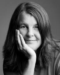 Linda Carson's Instagram, Twitter & Facebook