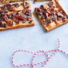 Biscuit Geant Choco Caramel Aux Pacanes Ricardo Recipe Pecan Cookies Caramel Pecan Caramel Pecan Cookies