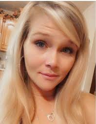 Jessica Gabbard's Instagram, Twitter & Facebook