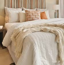 Get your business noticed with logo design studio. Td Furniture