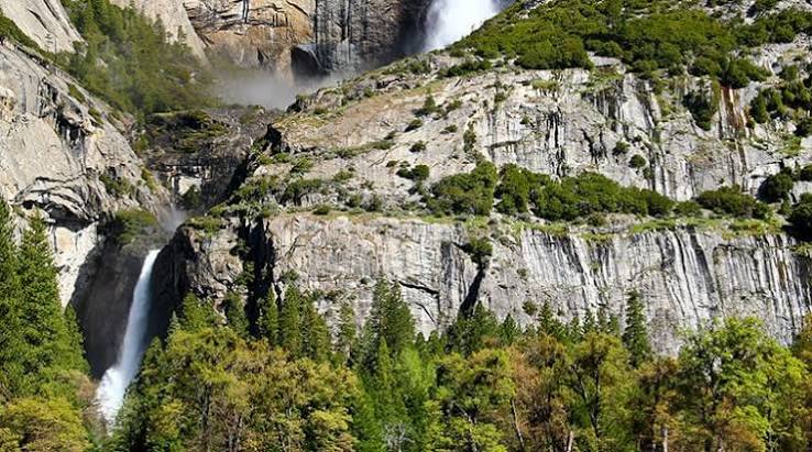 Lower Yosemite Falls Hike | Discover Yosemite National Park