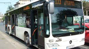 Maybe you would like to learn more about one of these? Se Afla La O OrÄ De Varf In Autobuzul 133 Cand Èoferul A Oprit MaÈina La O Trecere De Pietoni Èi A Pus O Pe Avarii Ce A Urmat Este De A Dreptul Uluitor