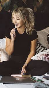 Curtain bangs look incredible on everyone. Curtain Bangs Short Hair Hairstyle Ideas Art Hairstyle Ideas Concert Hai Autumn Ideas