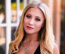 Elizabeth Wurst Biography