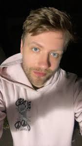 Gamer seeking partner for duo games