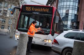 In diesem moment wird ein verwarnungsgeld wegen falschparken verhängt. Evag Verteilt Knollchen Fur Falschparker Blog Der Stadtwerke Erfurt Gruppe