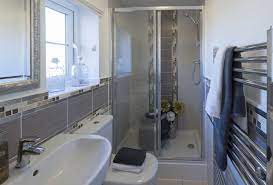 Barratt Homes Lincoln At Glenfield Park Kirby Road Glenfield Leicester Double Shower Ensuite De Barratt Homes New Home Developments Double Shower Ensuite
