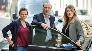 „wir freuen uns sehr, dieses jahr im herbst wieder mit unserem wunderbaren ermittlerteam karin hanczewski und martin brambach drehen zu können. Tatort Wer Jetzt Allein Ist Licht Und Schatten Bei Hofels Letztem Fall Stern De