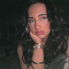 Hi, I am 20 and desperate for a job is there any jobs going in a care home  (care assistant) or a pub I've had experience in the care industry just not