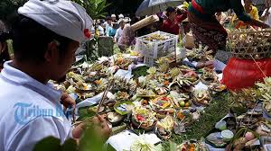 Ada banyak rahasia dalam weton selasa kliwon, mulai dari ramalan watak, sifat, puasa, ritual, garis hidup, rahasia malam seloso keliwon, nama bayi perempuan, buka usaha, cara meluluhkan hati dan karakter menurut primbon jawa.yuk simak dibawah ini. Lahir Selasa Umanis Wayang Banyak Ilmu Hidup Mewah Di Akhir Hidupnya Tribun Bali