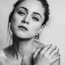 Esperanza Becerril's Instagram, Twitter & Facebook