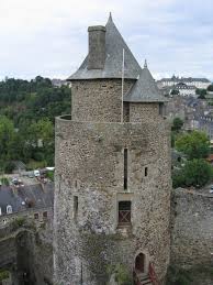 The fabulous castle of fougeres has been staged so as to tell a story and reveal both its own history and that of the marches of brittany. Image Gallery Castle Chateau De Fougeres Pictures Images