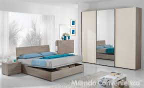 Per una camera da letto più contemporanea e dall'arredo moderno la proposta ideale sarà la panca contenitore in similpelle trapuntata, proposta da mondo convenienza. Camere Da Letto Mondo Convenienza 2015 Catalogo