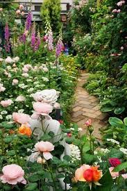 Nice 95 Beautiful Small Cottage Flowers Garden For Backyard Ideas Https Domakeover Com Small Flower Gardens Small Cottage Garden Ideas English Garden Design