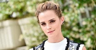 Emma watson está en pareja con el empresario leo robinton. Who Is Leo Robinton Meet Emma Watson S Mystery Boyfriend Photographed Hugging Her Amid Engagement Rumors Meaww