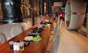 Sebagai ikon kota makassar, pantai losari hampir selalu ramai wisatawan. 10 Restoran All You Can Eat Di Makassar 2021 Promo Murah Shabuqi Korean Bbq Jejakpiknik Com