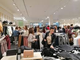 Jučer, u hrvatskoj također „crni petak. Crni Petak U Podgorici Donio Kolaps Guzve U Saobracaju I Najvecem Soping Molu Investitor