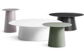 Perfect perch for laptops, cocktails, art books, flowers, feet and of course bowls of cheetos. Circula Large Coffee Table Hivemodern Com